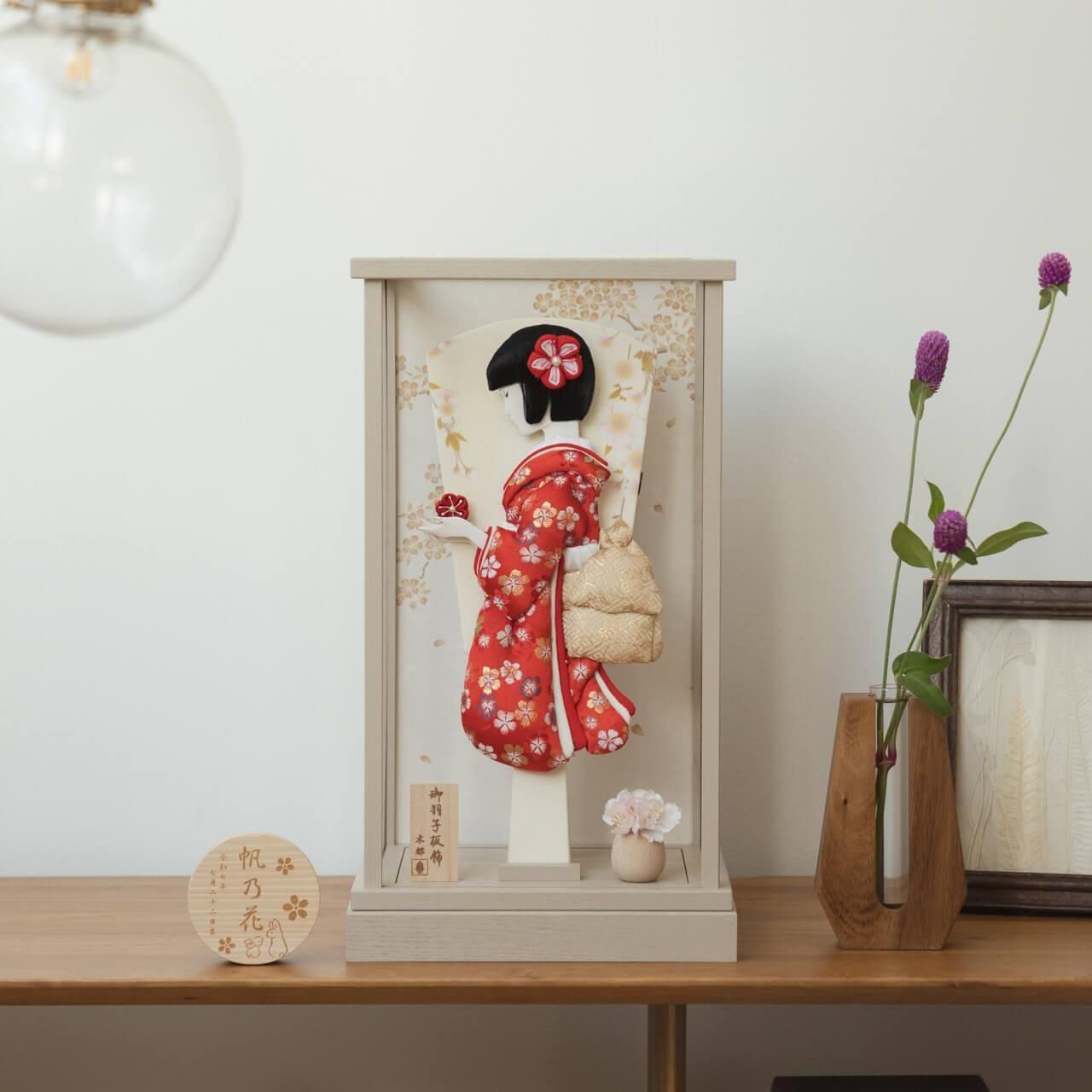 伝統的 羽子板 飾り羽子板　23号70センチ　台　羽根５個付き 伝統的 羽子板 飾り羽子板 23号70センチ 台 羽根5個付き 大西人形