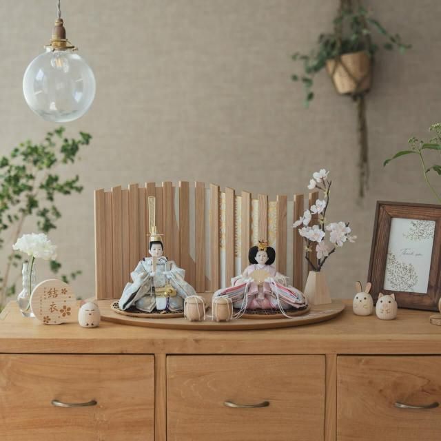 <img class='new_mark_img1' src='https://img.shop-pro.jp/img/new/icons13.gif' style='border:none;display:inline;margin:0px;padding:0px;width:auto;' />ことのひな人形 そら 平台 山格子 N