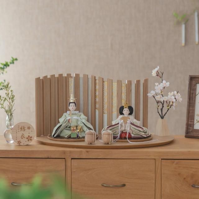 <img class='new_mark_img1' src='https://img.shop-pro.jp/img/new/icons13.gif' style='border:none;display:inline;margin:0px;padding:0px;width:auto;' />ことのひな人形 このは 平台 山格子 N