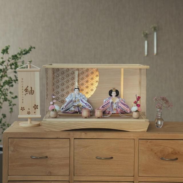 <img class='new_mark_img1' src='https://img.shop-pro.jp/img/new/icons13.gif' style='border:none;display:inline;margin:0px;padding:0px;width:auto;' />ことのひな人形 はな 灯円ケース 円麻の葉NN