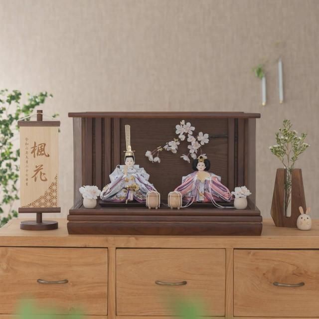 <img class='new_mark_img1' src='https://img.shop-pro.jp/img/new/icons13.gif' style='border:none;display:inline;margin:0px;padding:0px;width:auto;' />ことのひな人形 はな 和ケース 桜 BB