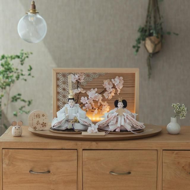 <img class='new_mark_img1' src='https://img.shop-pro.jp/img/new/icons13.gif' style='border:none;display:inline;margin:0px;padding:0px;width:auto;' />ことのひな人形 ゆき 灯衝立 桜 N