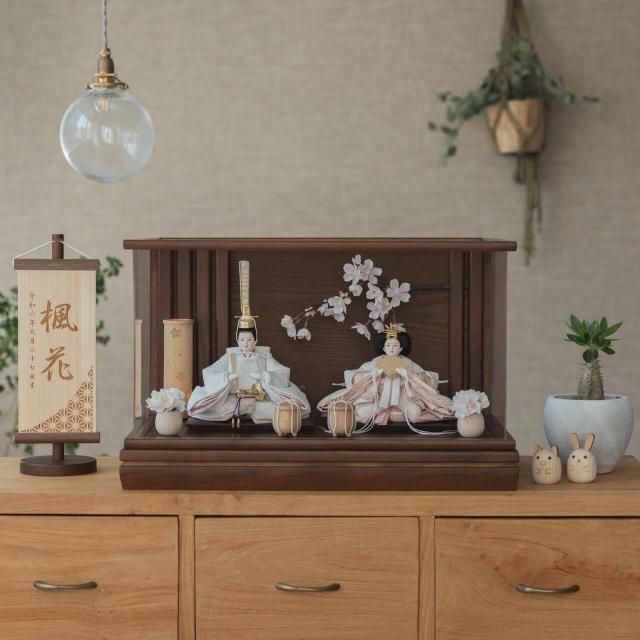 <img class='new_mark_img1' src='https://img.shop-pro.jp/img/new/icons13.gif' style='border:none;display:inline;margin:0px;padding:0px;width:auto;' />ことのひな人形 ゆき 和ケース 桜 BB