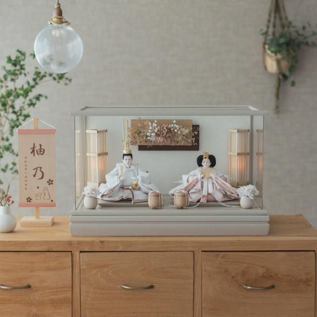 <img class='new_mark_img1' src='https://img.shop-pro.jp/img/new/icons13.gif' style='border:none;display:inline;margin:0px;padding:0px;width:auto;' />ことのひな人形 ゆき 和ケース 華モカM 駿河行燈付