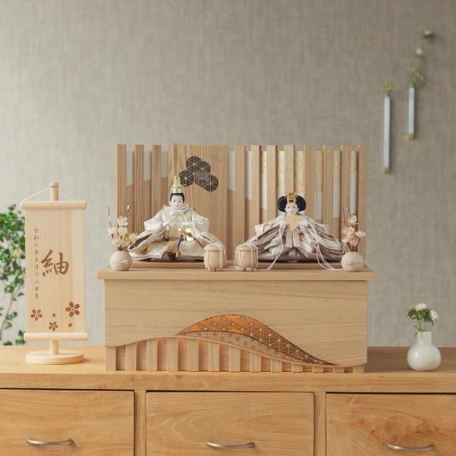 <img class='new_mark_img1' src='https://img.shop-pro.jp/img/new/icons13.gif' style='border:none;display:inline;margin:0px;padding:0px;width:auto;' />ことのひな人形 つき 灯収納 凪 N