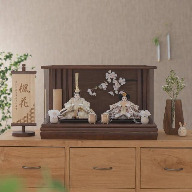 <img class='new_mark_img1' src='https://img.shop-pro.jp/img/new/icons13.gif' style='border:none;display:inline;margin:0px;padding:0px;width:auto;' />ことのひな人形 つき 和ケース 桜 BB