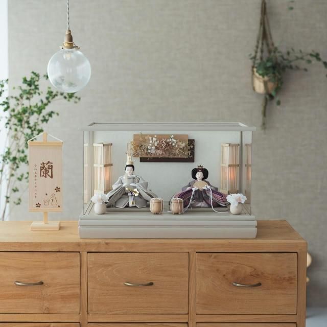 <img class='new_mark_img1' src='https://img.shop-pro.jp/img/new/icons13.gif' style='border:none;display:inline;margin:0px;padding:0px;width:auto;' />ことのひな人形 かれん 和ケース 華モカM 駿河行燈付