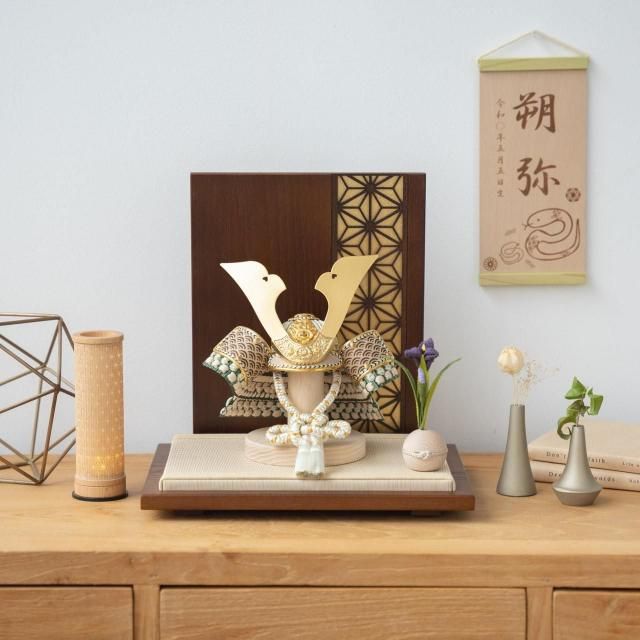 <img class='new_mark_img1' src='https://img.shop-pro.jp/img/new/icons13.gif' style='border:none;display:inline;margin:0px;padding:0px;width:auto;' />ことのオリジナル兜 だいち 衝立 麻の葉 金B