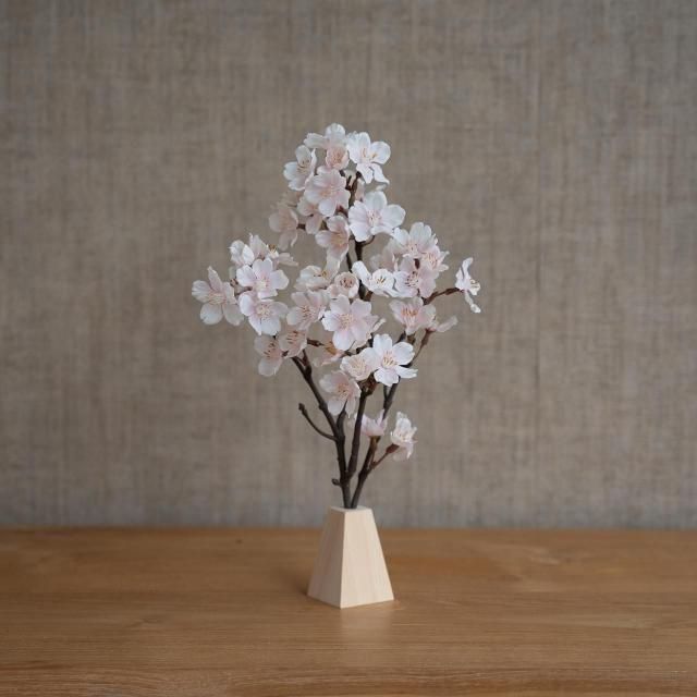 <img class='new_mark_img1' src='https://img.shop-pro.jp/img/new/icons13.gif' style='border:none;display:inline;margin:0px;padding:0px;width:auto;' />ことのオリジナル雑貨 桧花立桜 大(単品)