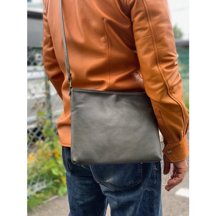 Y'2LEATHER/ワイツーレザー】 レザーサコッシュバッグ BG-18 Y'2LEATHER/ワイツーレザー】 レザーサコッシュバッグ BG-18