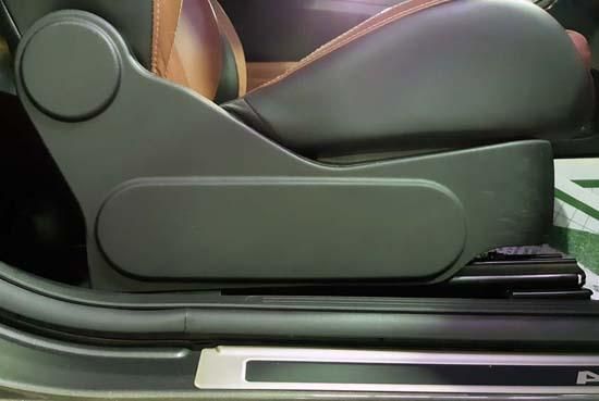 フィアット・アバルト500/595用ノーマルシート用ローポジションアダプタ フィアット・アバルト500/595用ノーマルシート用ローポジション