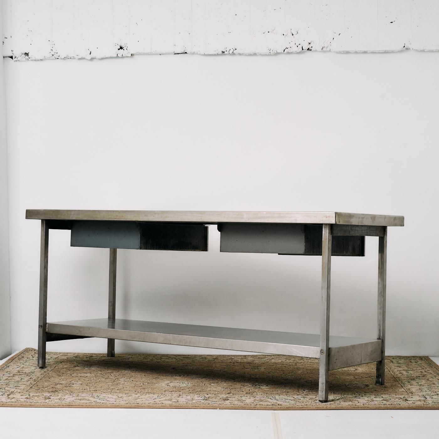 STAINLESS KITCHEN TABLE - POINT NO.39|東京|目黒|真鍮照明 STAINLESS KITCHEN TABLE - POINT NO.39|東京|目黒|真鍮照明