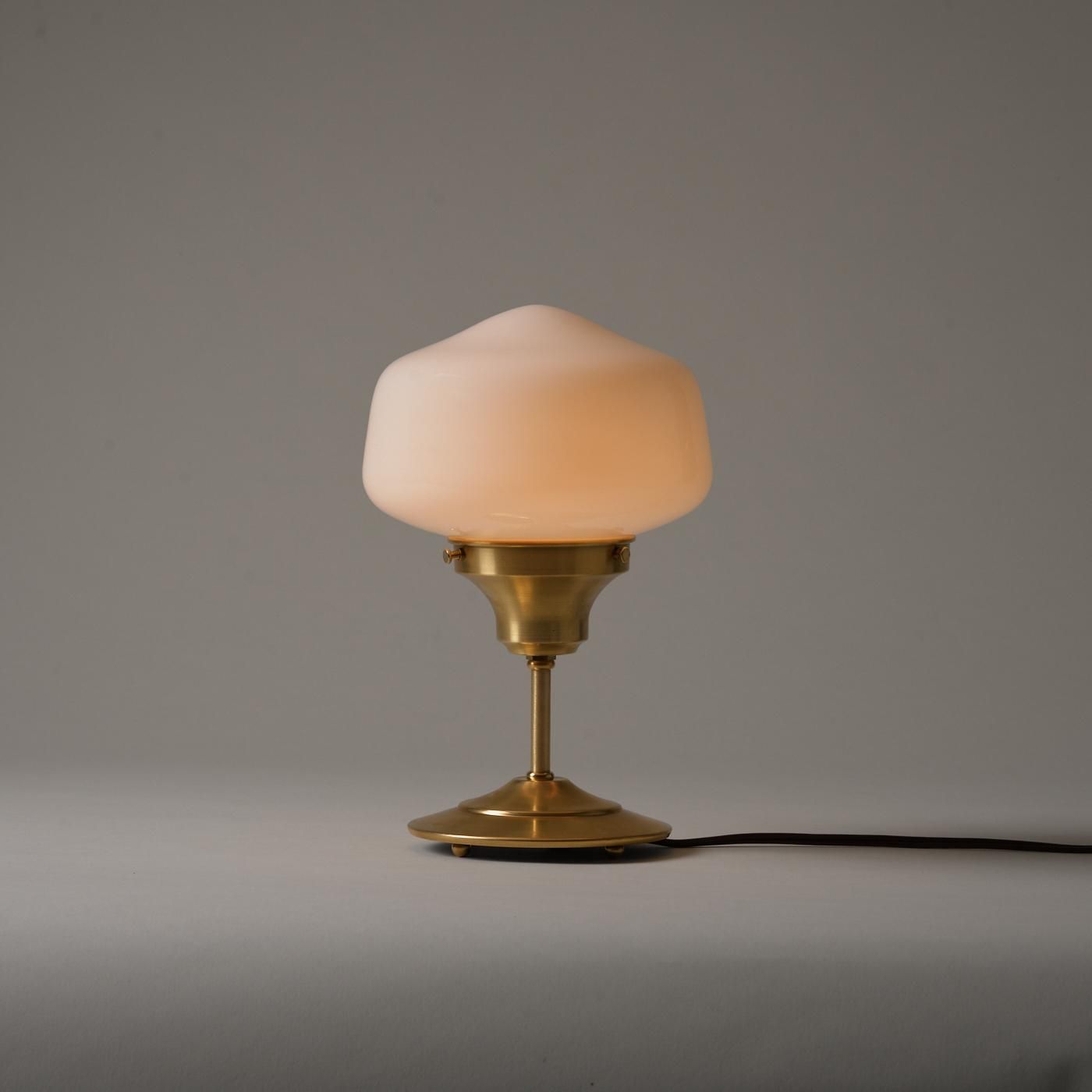 OSL077 STAND LIGHT SCHOOL HOUSE - POINT NO.39｜東京｜五反田