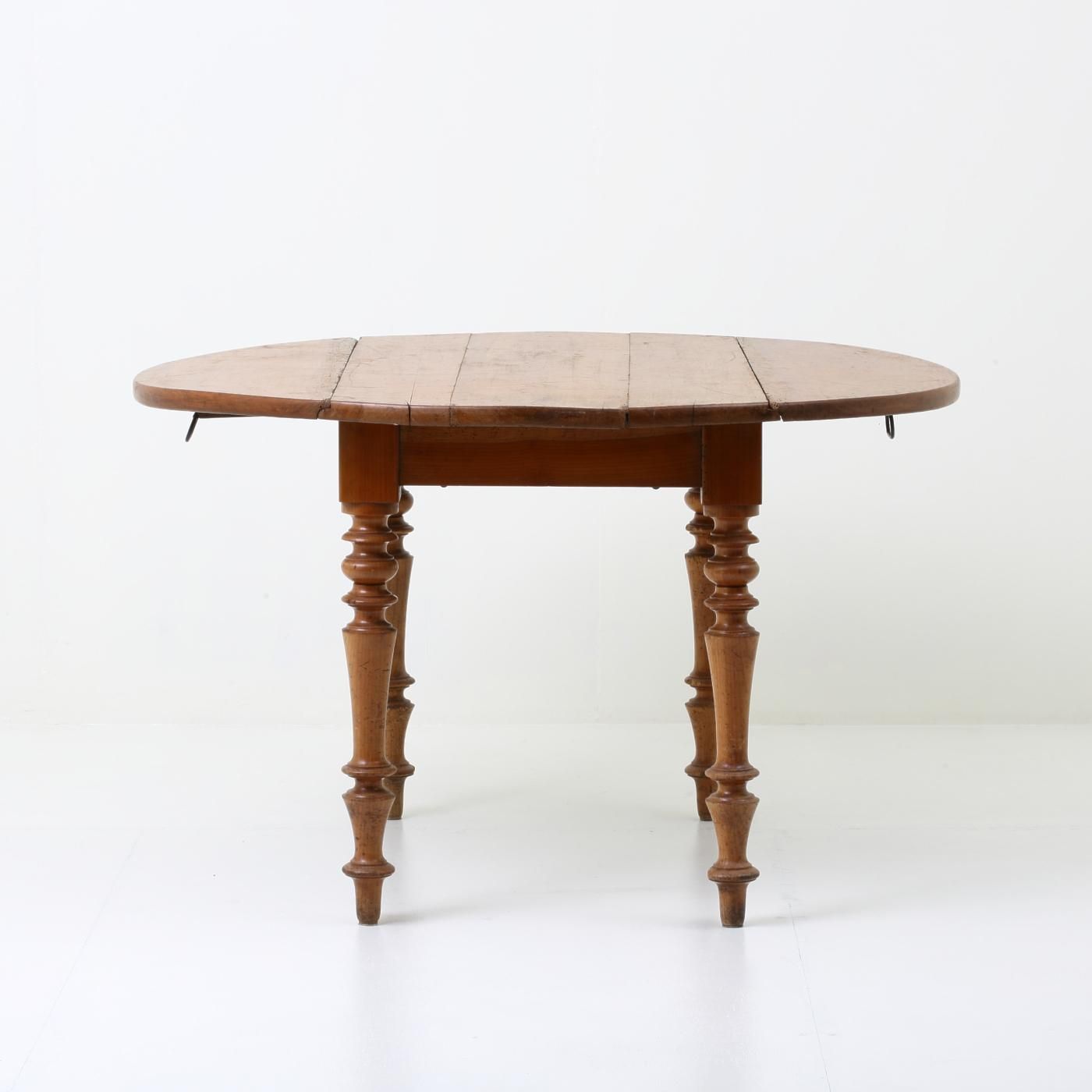 注文割引 TON ダイニングテーブル Leaf Table 紐解い 4UJ443 黒 中古 ダイニングテーブル