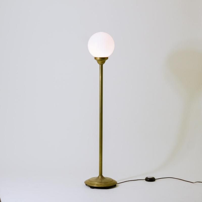 <img class='new_mark_img1' src='https://img.shop-pro.jp/img/new/icons14.gif' style='border:none;display:inline;margin:0px;padding:0px;width:auto;' />OSL120<br>GLASS BALL STAND LAMP - L size WH / 﫥饹ɥɾ L WH