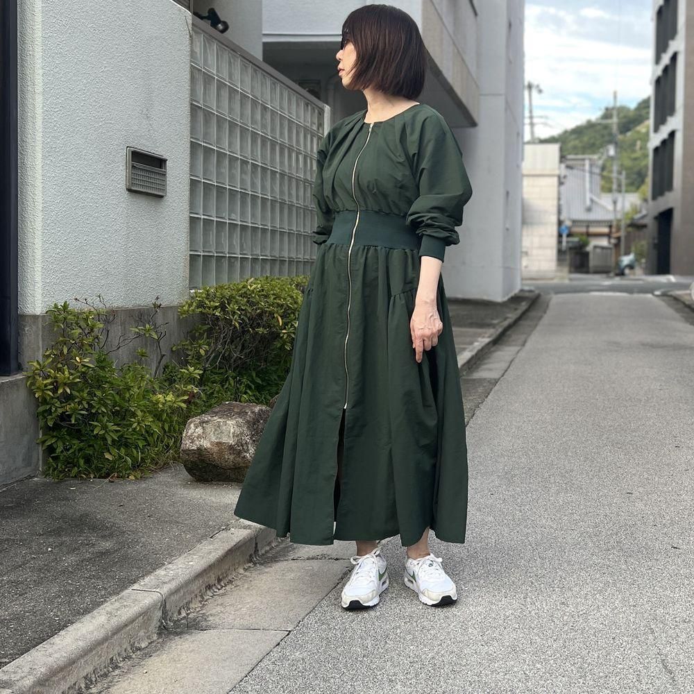 撥水加工長袖ワンピース | エレガントな雨の日に - orubia