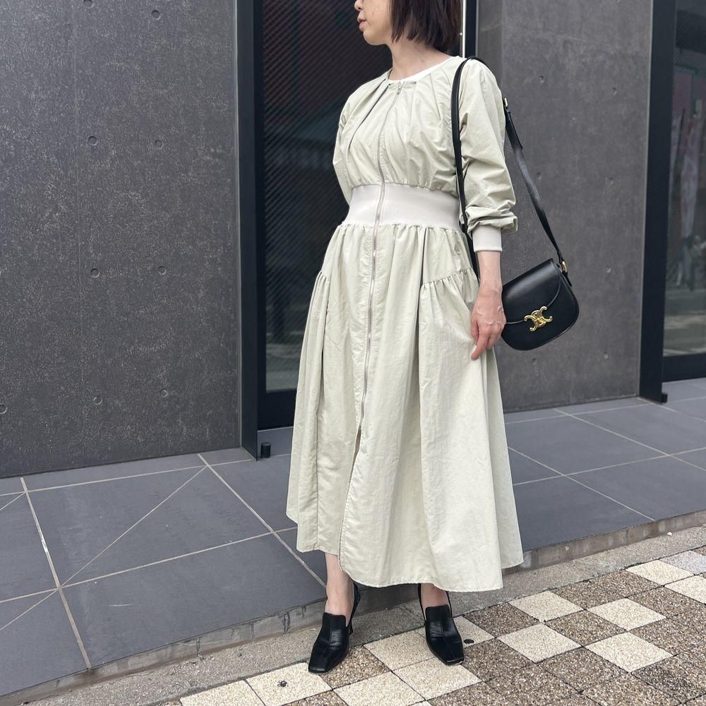 撥水加工長袖ワンピース | エレガントな雨の日に - orubia