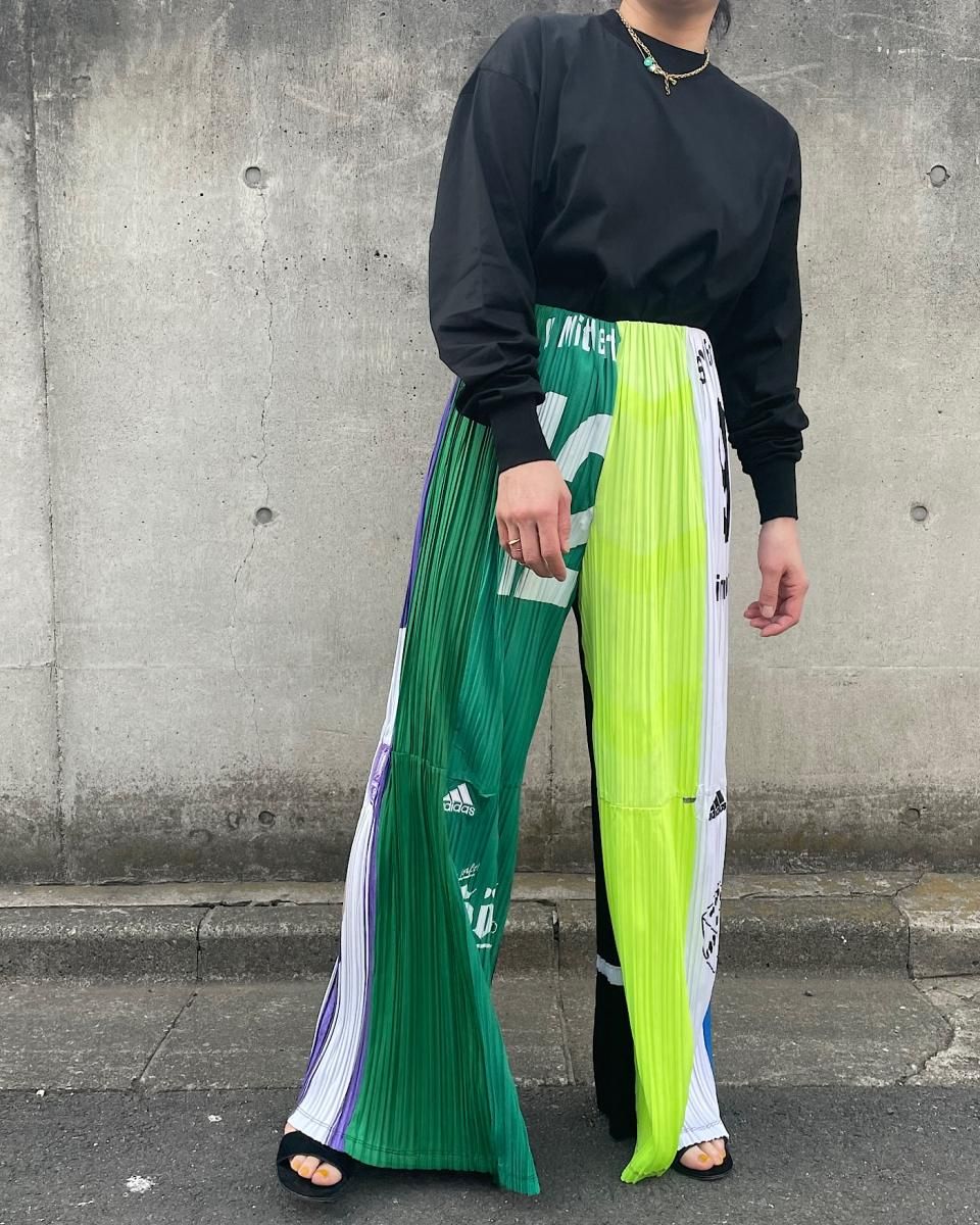 RENATA BRENHA>「大人の黒」か「華やかなスポーツ」か、それが RENATA BRENHA>「大人の黒」か「華やかなスポーツ」か、それが