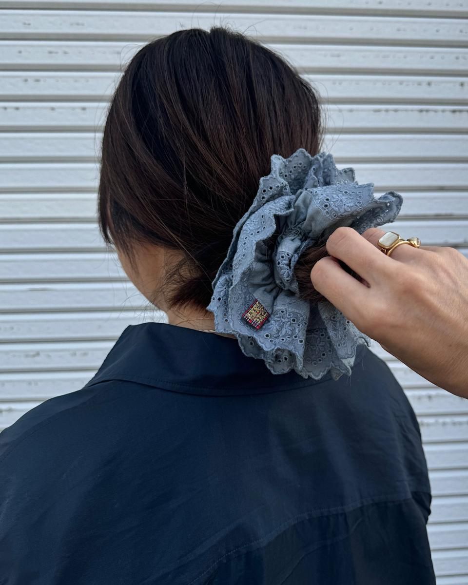 GOOD SQUISH　シュシュ　BLUMBERGーグレー - ¥10,230