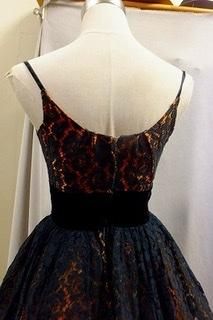 50s ドレス 総レース ワンピース 黒ドレス パーティドレス ヴィンテージ アンティークドレス キャミワンピ ワンピース 1950年代 結婚式 披露宴 ドレス - 古着屋サマンサ 50s アメリカ ヴィンテージ パーティー正装 黒レースグローブ