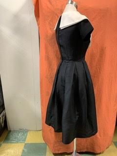 50s セーラー風 黒白 ワンピース パニエつき ヴィンテージ 50s セーラー風 黒白 ワンピース パニエつき ヴィンテージ