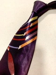 きれいめネクタイ Briony 紫色 幾何学模様