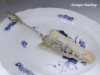 純銀製　フランス製　ピアス細工　リボン＆花紋　ケーキサーバー