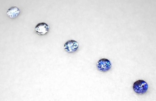 ベニトアイト グラデーション ルース 0.16ct / 5個セット - 宝石ルース