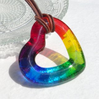 フープガラス『ふーぷ【ハート】【虹】』ネックレス【紐の色、長さ選べます】【受注制作】
