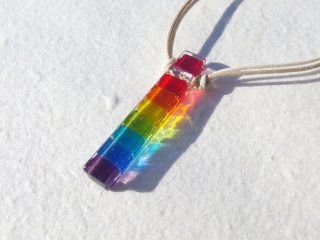虹色ガラス『にじ【８色】』ネックレス【紐の色、長さ選べます】【太チェーン選べます】【受注制作】