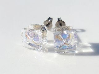 ４月誕生石ガラス『ダイヤモンド』チタンピアス/イヤリング【金具選べます】【受注制作】