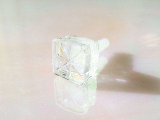 ４月誕生石ガラス『ダイヤモンド』イヤホンジャック 【大きさ選べます】【受注制作】