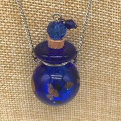 【メール便・送料無料】小さなガラス瓶のアロマペンダント PSK16 ワードローブや気分に合わせて香りを胸元に。可愛いガラスのアクセント♪ 