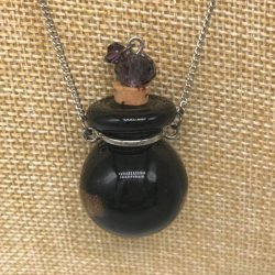 【メール便・送料無料】小さなガラス瓶のアロマペンダント PSK27 ブラック ワードローブや気分に合わせて香りを胸元に。可愛いガラスのアクセント♪ 