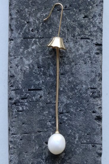 R.ALAGAN Lamp Earring - HEIRLOOM