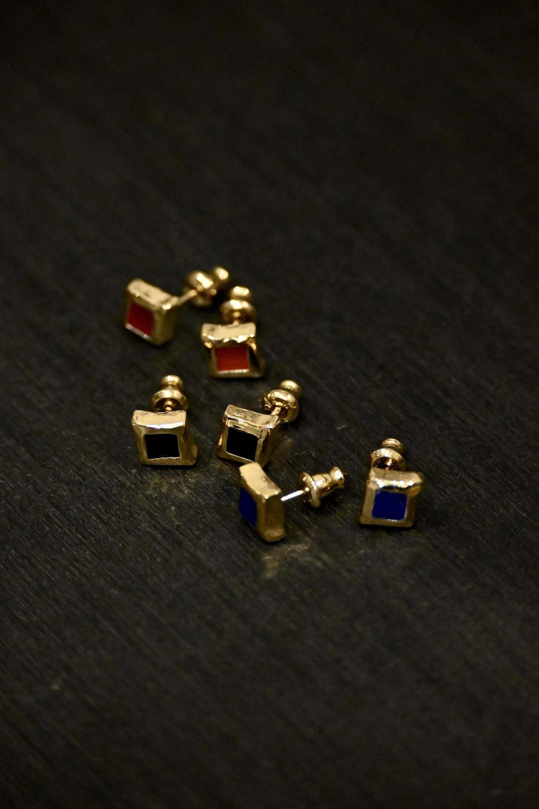 R.ALAGAN / Tiny Stone Studs - HEIRLOOM