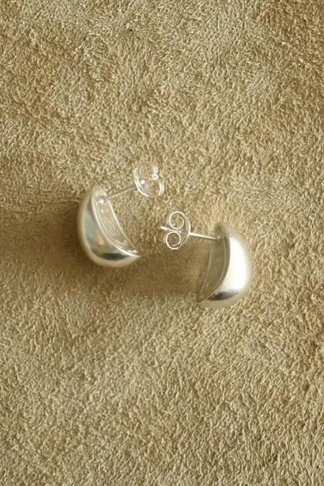 Sapir Bachar / HALF MOON HUGGIES  - silver