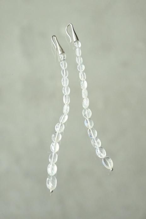 R.ALAGAN / STEPPING STONE EARRINGS - MOONSTONE