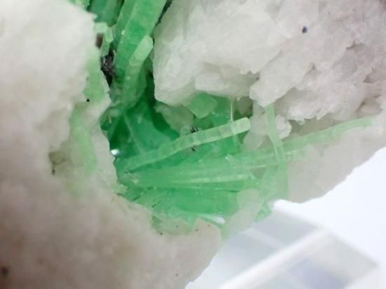 エメラルド・ショール- 11MINERAL『一つ一つ厳選した鉱物、宝石