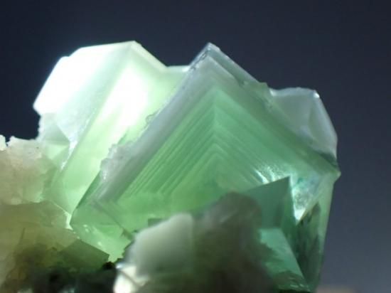 ヤオガンシャン産フローライト(蛍光)- 11MINERAL『一つ一つ ヤオガンシャン産フローライト(蛍光)- 11MINERAL『一つ一つ