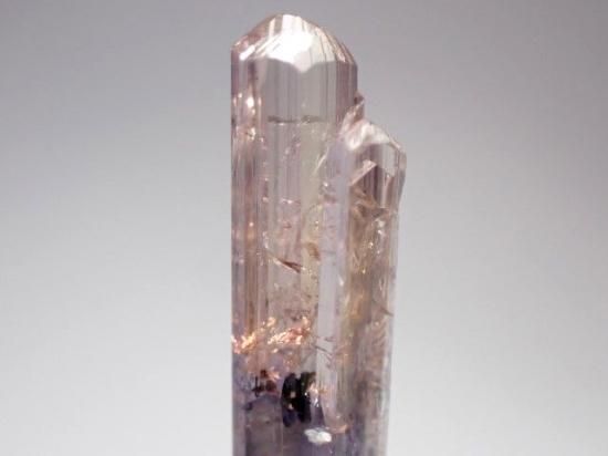 ユウレン石 Zoisite 鉱物標本 タンザナイトの原石 タンザニア