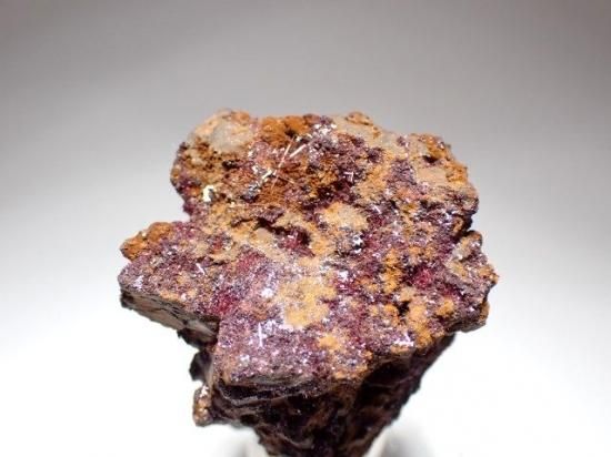 西シベリア産赤銅鉱 西シベリア産赤銅鉱 セキドウコウ（赤銅鉱） (Cuprite) - Rock Identifier