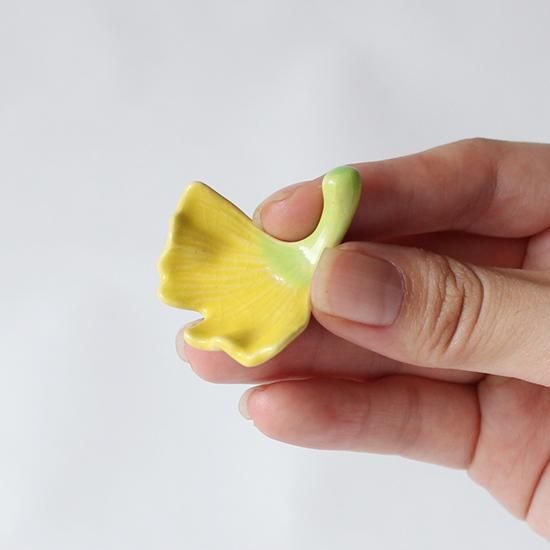 送料無料 日本 美濃焼 陶器箸置き「イチョウ黄葉」植物シリーズ｜イホシロ窯 箸・カトラリー・ピック