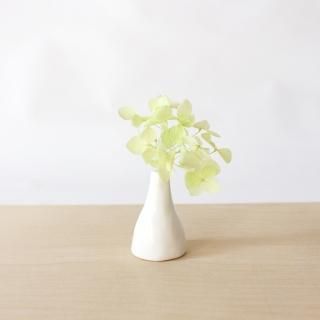 美濃焼 陶器 フラワーベース「洋ナシ・白」|イホシロ窯 美濃焼 陶器 フラワーベース「洋ナシ・白」|イホシロ窯