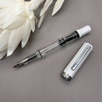 <img class='new_mark_img1' src='https://img.shop-pro.jp/img/new/icons65.gif' style='border:none;display:inline;margin:0px;padding:0px;width:auto;' />TWSBI ECO Whiteĥӡʥۥ磻ȡˡTAIWAN