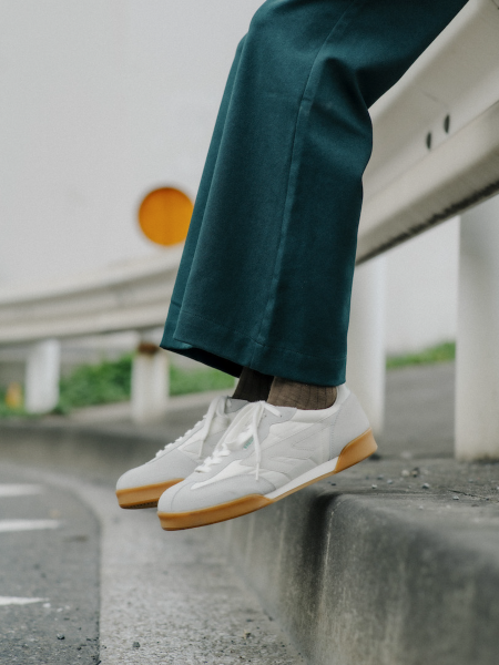 <img class='new_mark_img1' src='https://img.shop-pro.jp/img/new/icons6.gif' style='border:none;display:inline;margin:0px;padding:0px;width:auto;' />HI-TEC " SQUASH ORIGINAL (WHITE)"