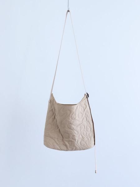 odds " QUILT CROSS BAG ( Beige / Black ) "