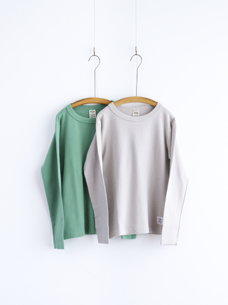 <img class='new_mark_img1' src='https://img.shop-pro.jp/img/new/icons6.gif' style='border:none;display:inline;margin:0px;padding:0px;width:auto;' />OMNIGOD " Fraise Crew neck Long T-shirt ( Ice gray / Green  ) "