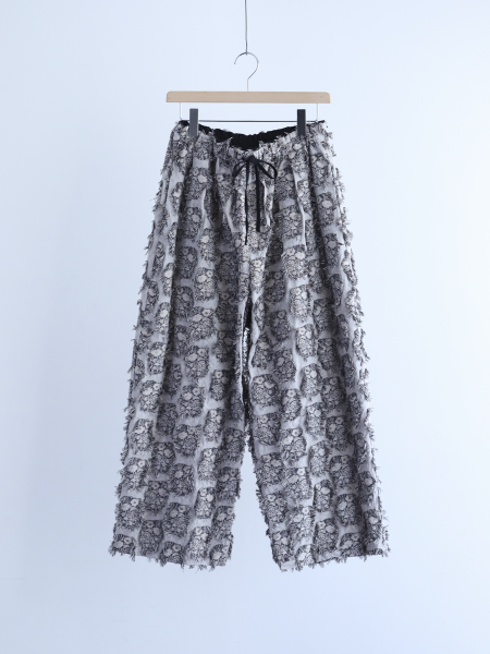 <img class='new_mark_img1' src='https://img.shop-pro.jp/img/new/icons6.gif' style='border:none;display:inline;margin:0px;padding:0px;width:auto;' />qiri "  Jacquard wide Pants ( Black )"