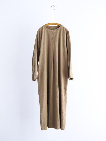 <img class='new_mark_img1' src='https://img.shop-pro.jp/img/new/icons6.gif' style='border:none;display:inline;margin:0px;padding:0px;width:auto;' />Gauze# " NOUVEAU ONE PIECE ( MAT BEIGE ) "